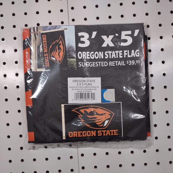 Oregon State Beavers Flags, Garden Flag and 3x5 Flag, NWT - Picture 3 of 6